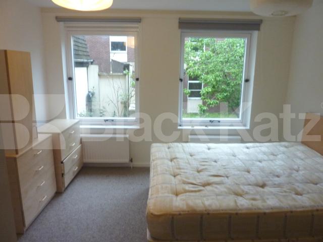 			MINS TO MARLYEBONE TUBE! AVAIL 23/5, 1 Bedroom, 1 bath, 1 reception Flat			 Boldero Place, MARYLEBONE
